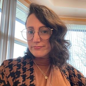 Meet your Posher, Maria